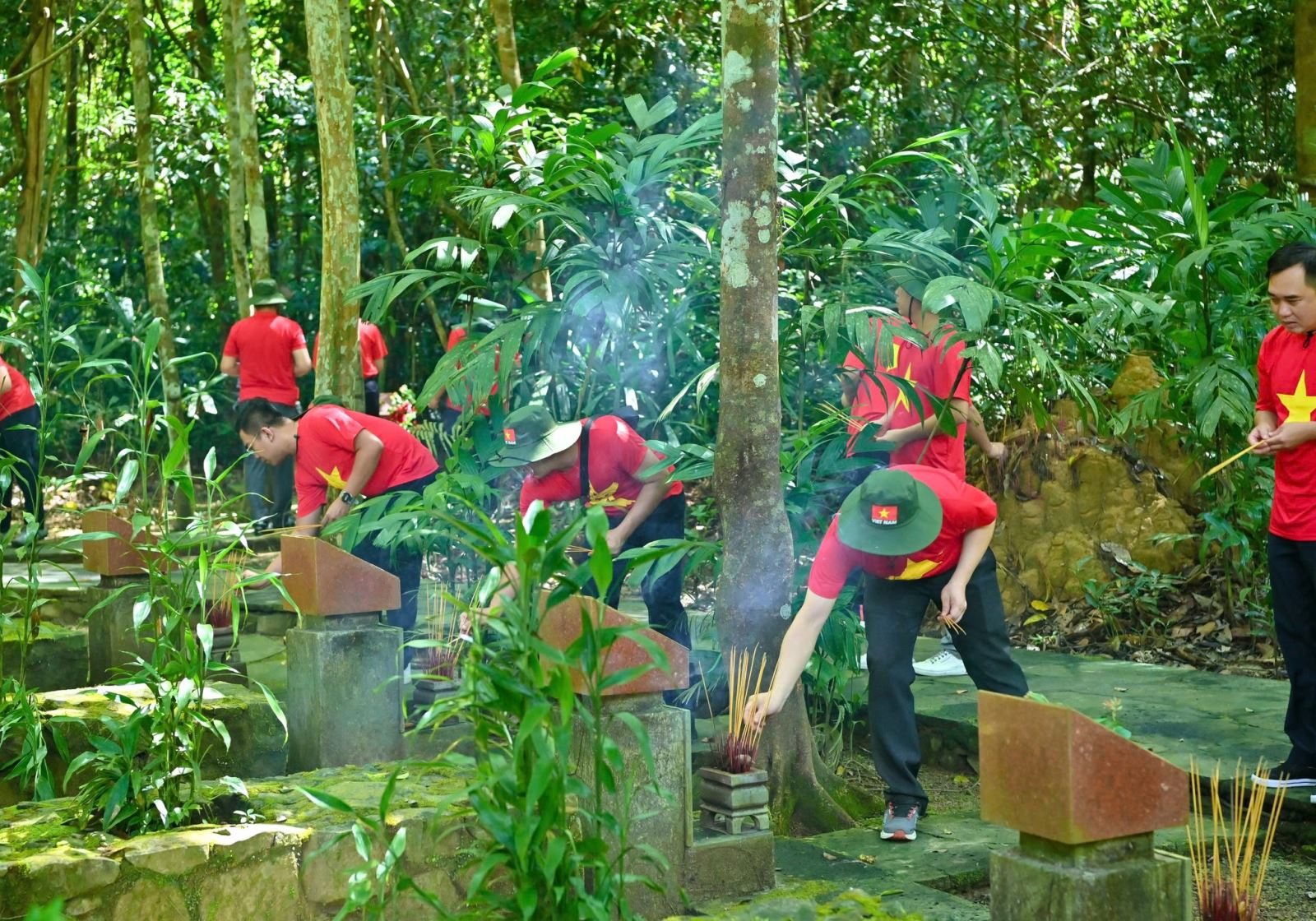 Hành trình về nguồn tại Chiến khu Đ-4.jpg